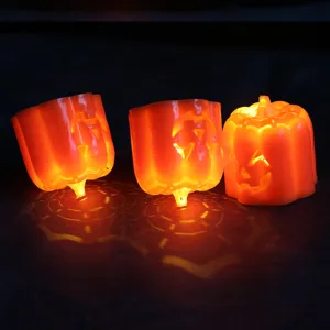 Set mit drei Halloween LED Kürbis Nachtlichtern für festliche gruselige Innendekorationen