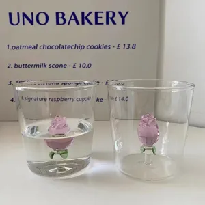 Exquisita taza de cristal con rosa 3D, vaso de agua transparente estético con diseño floral.