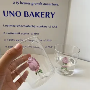 Taza de agua de vidrio estética estilo INS con diseño de rosa rosa 3D para el hogar