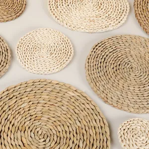 Set di tovagliette rotonde in paglia resistenti al calore per piatti e ciotole da cucina