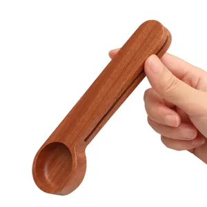 Wooden coffee scoop and bag clip, portable sapele wood measuring spoon for coffee beans.