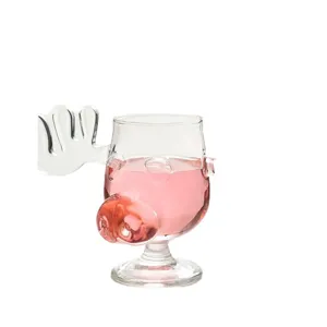Tazza in vetro da cervo creativa con manico a corna e design in vetro borosilicato chiaro.