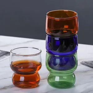Tasse en verre colore creative pour cafe, lait et the, gobelet menager empilable moderne.