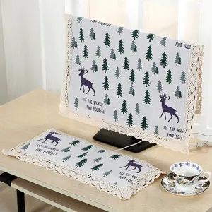 Detailansicht des Computer-Staubschutz-Sets aus Baumwolle Leinen mit Hirsch und Spitzen.