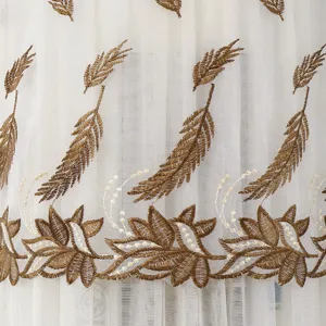 Tessuto trasparente bianco con ricamo di foglie marroni per copertura condizionatore.