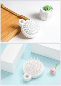 Brosse de massage pour cuir chevelu en silicone, vue détaillée pour lavage des cheveux.