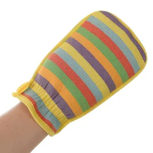 Buntes gestreiftes Dusch-Peeling-Handschuh für die tägliche Tiefenreinigung der Haut.
