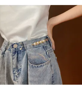 Fibbia per cintura regolabile per jeans, spilla con perle strass per restringere i vestiti dettaglio.