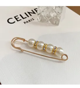 Squisita spilla di sicurezza con perle e strass stringi vita dettaglio esposizione.