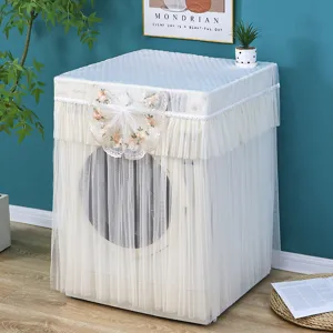 Elegante funda antipolvo de encaje para lavadora con bordado de lazo floral, escena de decoración.