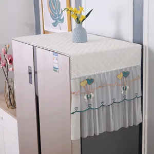Καπάκι σκόνης ψυγείου καπιτονέ με κομψή δαντέλα και κέντημα φιόγκος για το σπίτι.