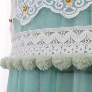 Copertura antipolvere per condizionatore verticale cilindrico verde menta con elegante ricamo.
