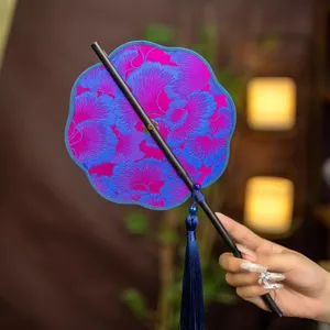 Mini vouwaaier bamboe handvat paarse bloemen traditionele Chinese stijl Hanfu foto rekwisiet