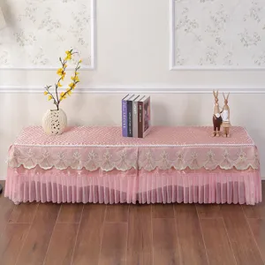 Panno copri polvere per TV in pizzo rosa con ricamo delicato e balze in tulle elegante.