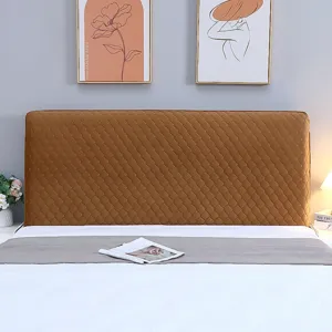 Vista dettagliata della fodera per testata letto trapuntata e spessa con tessuto morbido ed elegante.