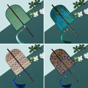 Chinesischer Retro Klappbarer runder Fächer Bambusgriff Brokatstoff Taillenfächer mit Quastenanhänger Klassischer Handfächer