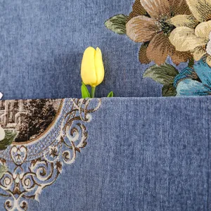 Detalle de funda antipolvo floral retro nórdica con textura jacquard elegante y fina.