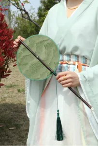 Abanico redondo tradicional chino con mango largo para Hanfu, estilo antiguo abanico enrollable.