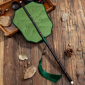 Abanico tradicional chino con mango de bambú y elegante borla verde para disfraz de Hanfu.