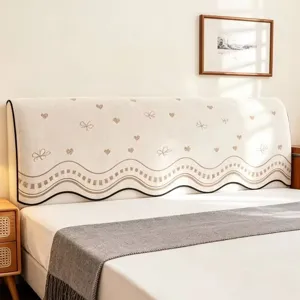Προστατευτικό κάλυμμα για κεφαλάρι κρεβατιού με κομψούς φιόγκους και καρδιές σχέδιο.