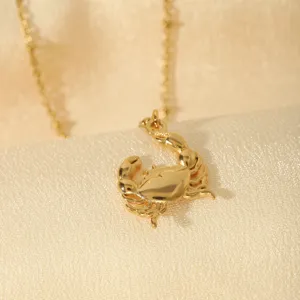 Elegante Gold Krabbe Anhänger Halskette mit feiner Kette, stilvolles Design für Damen Schmuck.
