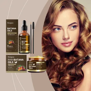 Detaillierte Nahaufnahme des Hoegoa Batana Haaröl und Maske Sets mit attraktivem Model.