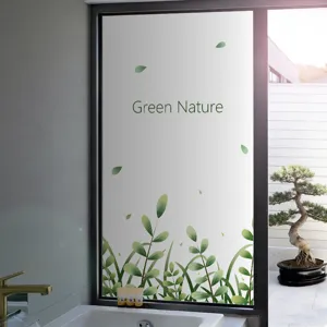 Matte privacy raamfolie met groen bladmotief en de tekst Green Nature voor ramen