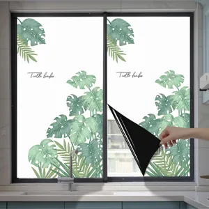 Aquarell-Monstera-Sichtschutzfolie mit mattiertem Finish für Privatsphäre im Bad