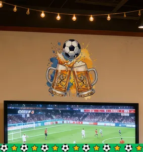 Fußball und Bierkrug Wandaufkleber in einer atmosphärischen Sportsbar präsentiert