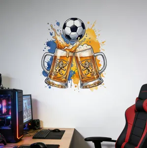Dekorativer Fußball Wandaufkleber mit Bierkrügen für die Weltmeisterschaft 2026