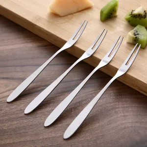 Fourchettes à fruits en acier inoxydable lot de 4, petites fourchettes à dessert élégantes.