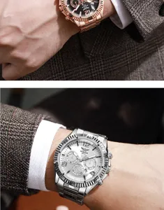 Détail d'une montre à quartz pour homme avec bracelet en acier et cadran à trois yeux