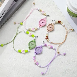 Reloj de cuarzo a la moda con pulsera de cuentas de colores y cuerda tejida para niñas
