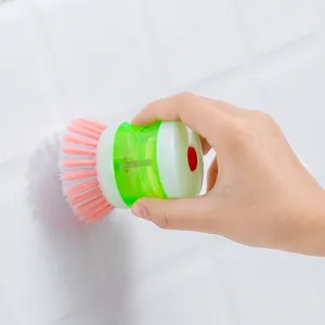 Spazzola per pulizia con erogatore di liquido per pentole, pratico utensile da cucina.