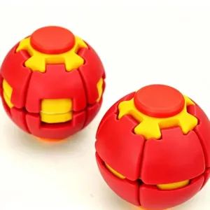Farbiger 3D gedruckter Dekompressions-Dehnball, Fidget Toy, Detailansicht des Antistress-Spielzeugs.