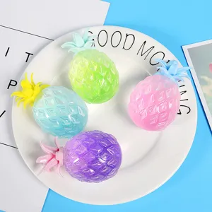 Simpatico gioco antistress ananas glitterato, giocattolo sensoriale per relax e divertimento.