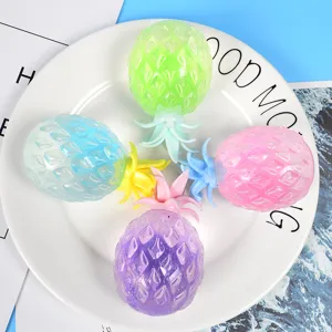 Giocattolo antistress ananas colorato, pallina antistress glitterata fidget toy per adulti.