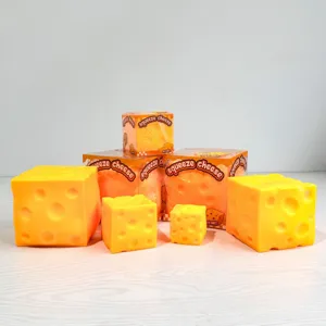 Simpatico giocattolo antistress a forma di formaggio a rimbalzo lento per adulti e bambini