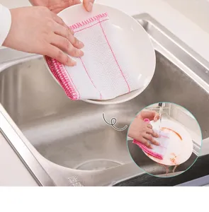 Vista detallada del paño de malla engrosado con una excelente absorción de agua.