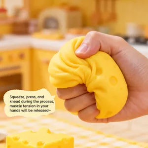 Giocattolo antistress in formaggio giallo, giocattolo da stringere a rimbalzo lento per relax.