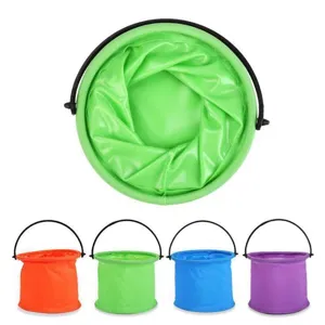 Détails de seau pliable multicolore montrant la vue supérieure repliée et les options de couleur.