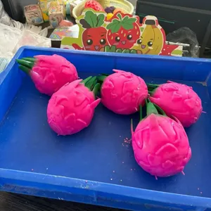 Giocattolo squishy frutto del drago rosa antistress kawaii giocattolo di decompressione