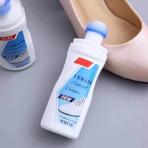 Detergente per scarpe bianche con spazzola integrata per una pulizia profonda ed efficace.