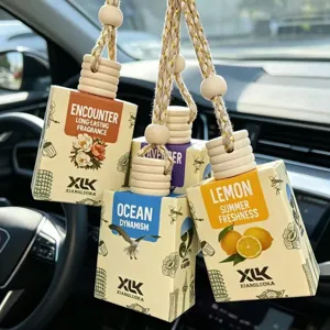 Flacon de parfum désodorisant suspendu pour voiture avec parfum longue durée pour habitacle.