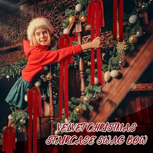 Große rote Samt Weihnachtsschleifen für Treppe und Weihnachtsbaum Dekoration hängend