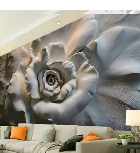 Elegante 3D-Wandtapete mit weißer Rose als Hintergrund in einem modernen Wohnzimmer-Ambiente