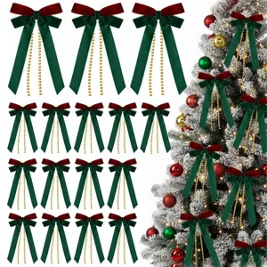 Fiocchi per albero di Natale in velluto con catene di perle dorate, decorazione.