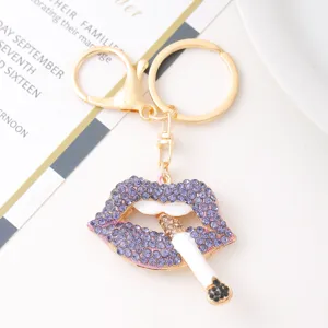 Kristall Strass lila Lippen Zigarette Schlüsselanhänger goldfarben Metall Tasche Charme
