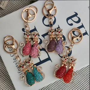 Portachiavi Creativo con Gatto di Coppia in Strass Ciondolo Borsa in Metallo Carino Animale Catena Chiavi Auto Regalo