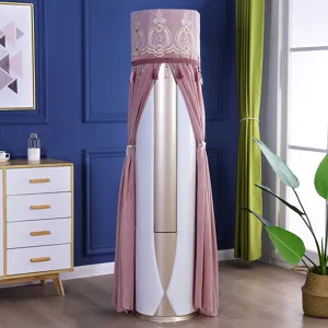 Dettaglio della copertura antipolvere cilindrica rosa per condizionatore con ricamo elegante.
